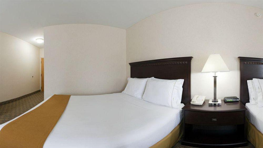 Holiday Inn Express & Suites Carneys Point - Pennsville By Ihg Dış mekan fotoğraf