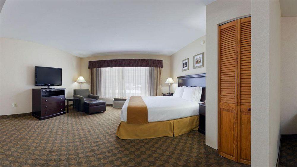 Holiday Inn Express & Suites Carneys Point - Pennsville By Ihg Dış mekan fotoğraf