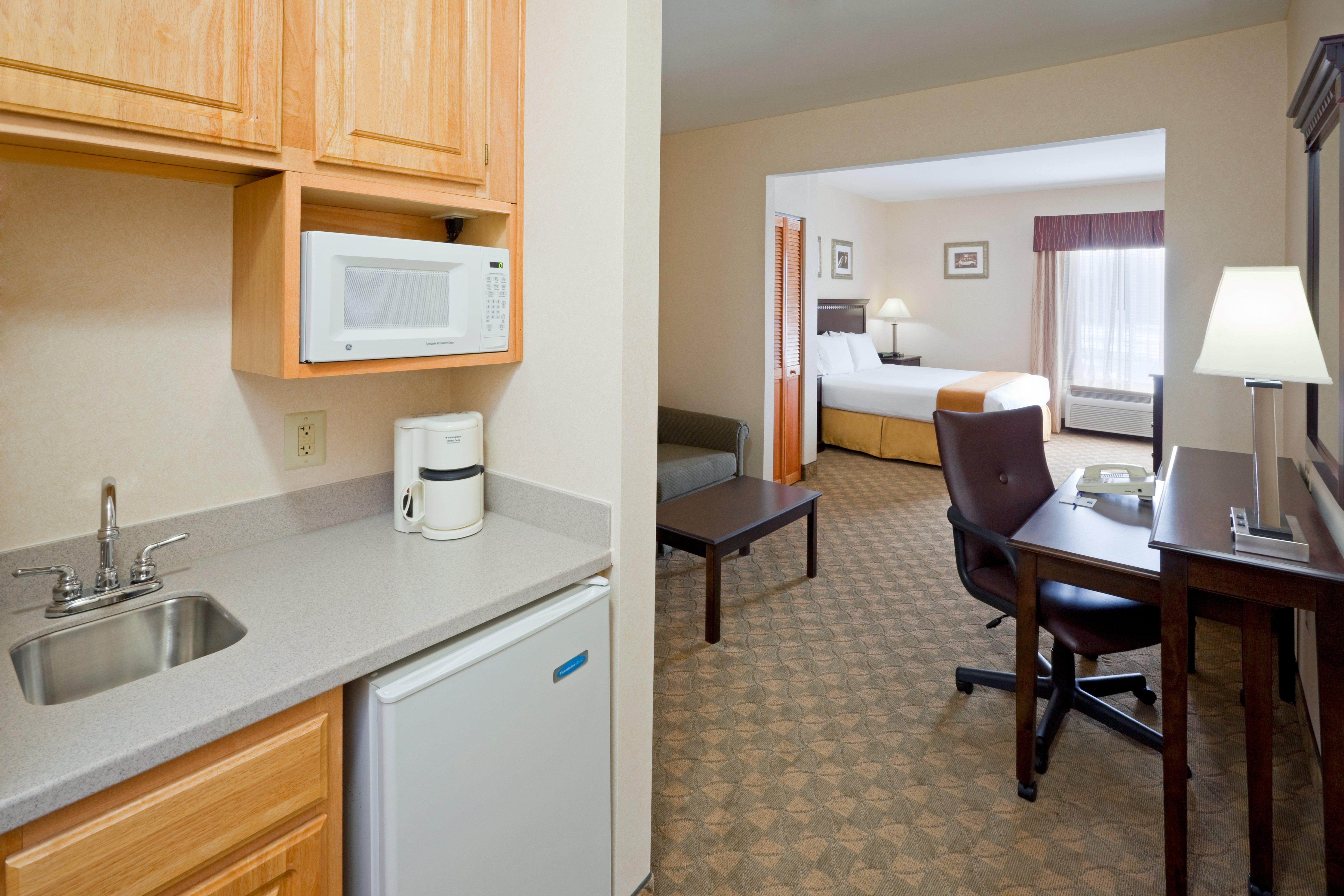 Holiday Inn Express & Suites Carneys Point - Pennsville By Ihg Dış mekan fotoğraf