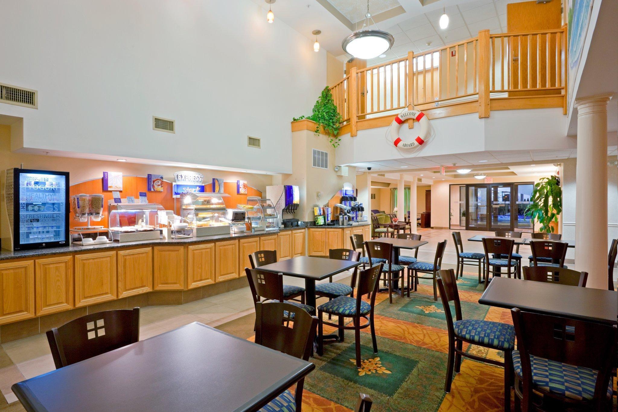 Holiday Inn Express & Suites Carneys Point - Pennsville By Ihg Dış mekan fotoğraf