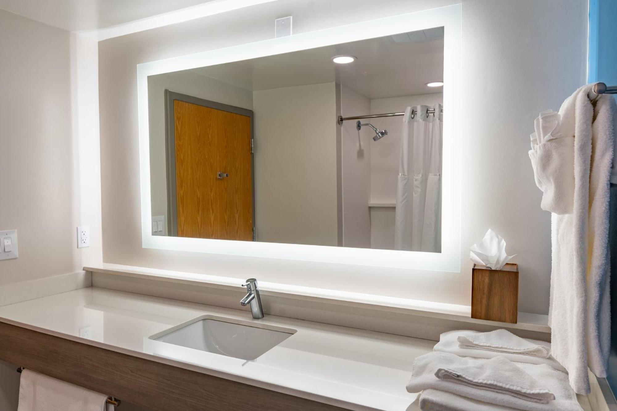 Holiday Inn Express & Suites Carneys Point - Pennsville By Ihg Dış mekan fotoğraf