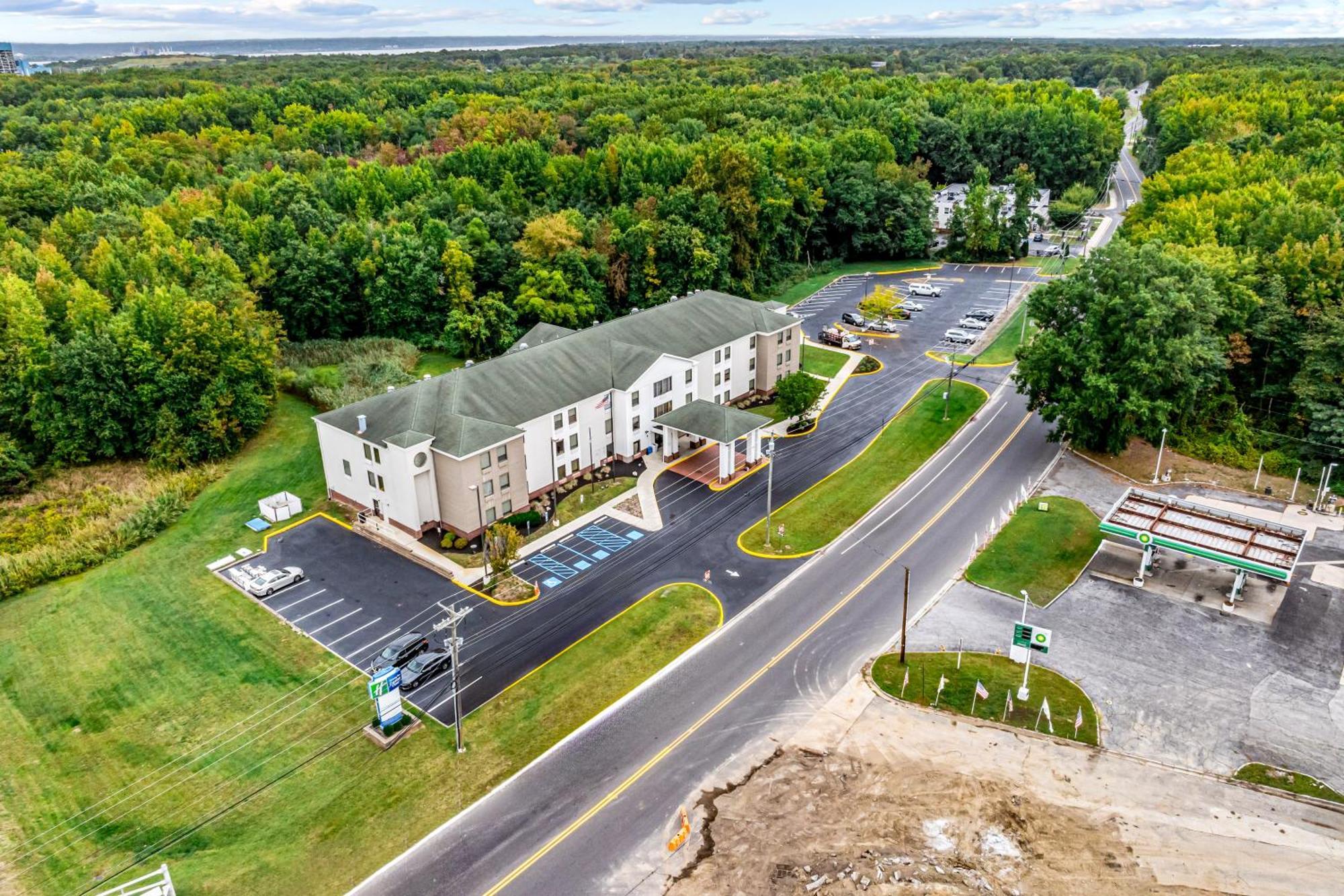 Holiday Inn Express & Suites Carneys Point - Pennsville By Ihg Dış mekan fotoğraf