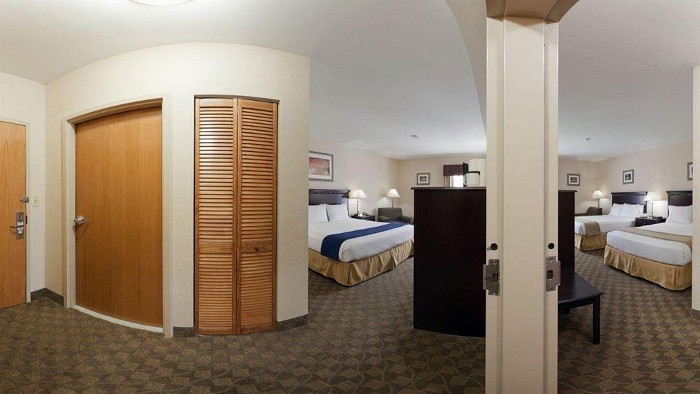 Holiday Inn Express & Suites Carneys Point - Pennsville By Ihg Dış mekan fotoğraf